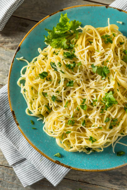 istock Garlic and Parsley Agnel Hair Pasta 824555942