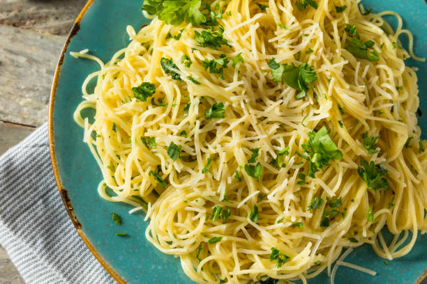 istock Garlic and Parsley Agnel Hair Pasta 824557268