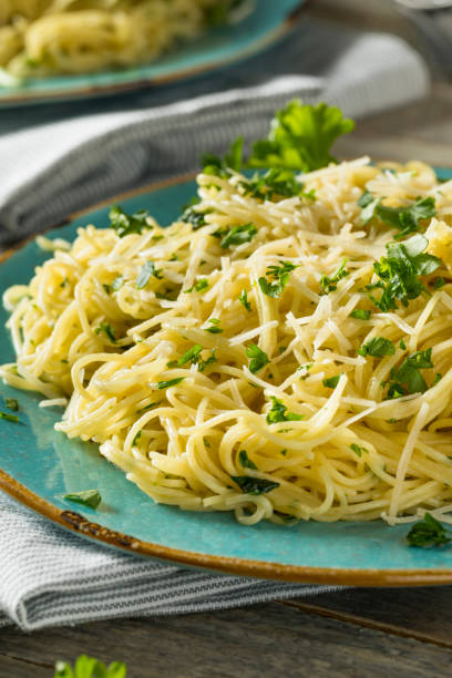 istock Garlic and Parsley Agnel Hair Pasta 824557988
