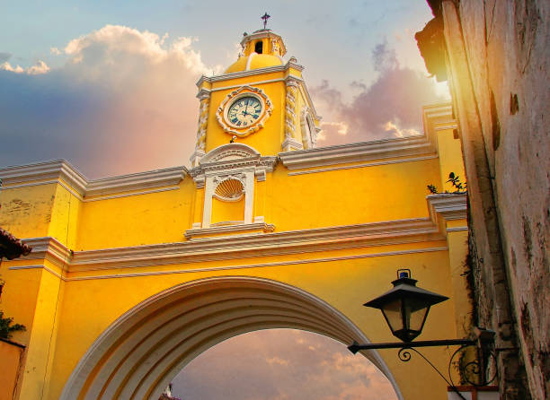 アンティグアの街、セマナ ・ サンタ - 西グアテマラ アンティグア ストックフォトと画像