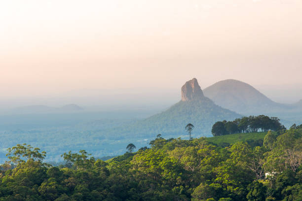 Mount Coonowrin of Glass House Mountains Mount Coonowrin of Glass House Mountains extinct volcano stock pictures, royalty-free photos & images
