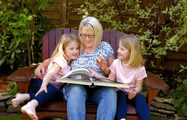 istock Story Time With Grandma 824606124