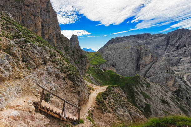 istock Alpe di Siusi - Friedich-August-Weg Footpath to Mount Schlern 824647356