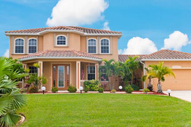 istock Beautiful home with tropical flair 824666614