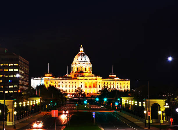 istock Minnesota capitol building in Saint Paul, MN 824673560