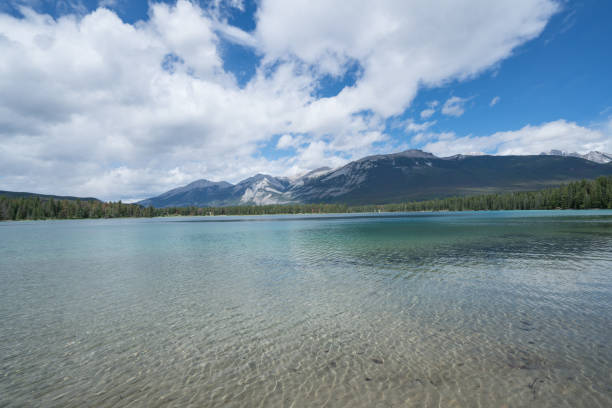istock Lake and mountain landscape in Jasper 824686450