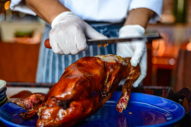 istock Chinese Chef chopping serving  Peking duck 824693762
