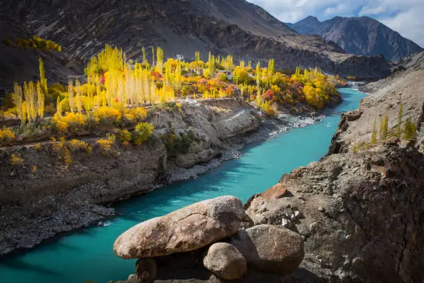 The turquoise Indus river near Saspul in the Indian Himalaya in autumn. Ladakh, India
