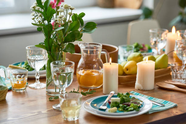 istock Cozy atmosphere at dinner party 825151798