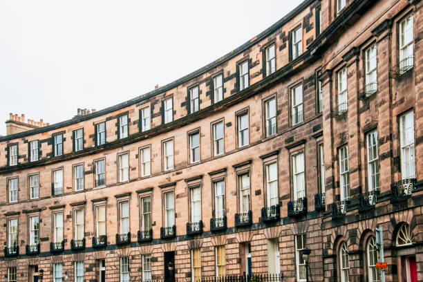 istock Beautiful houses in Edinburgh 825180174