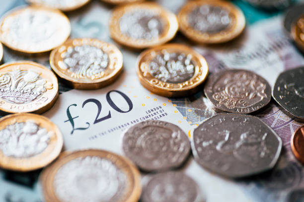 영국 파운드 통화 - one pound coin british currency coin paper currency 뉴스 사진 이미지