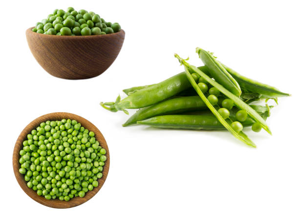 istock Green peas isolated on a white background. 825329344