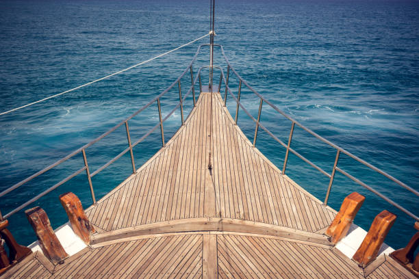 front ship deck - yacht luxury front view ships bow imagens e fotografias de stock