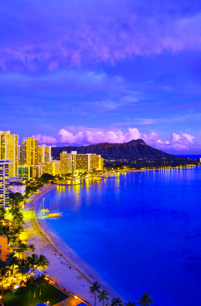 istock Evening scenery of Hawaii Waikiki Beach 825534700