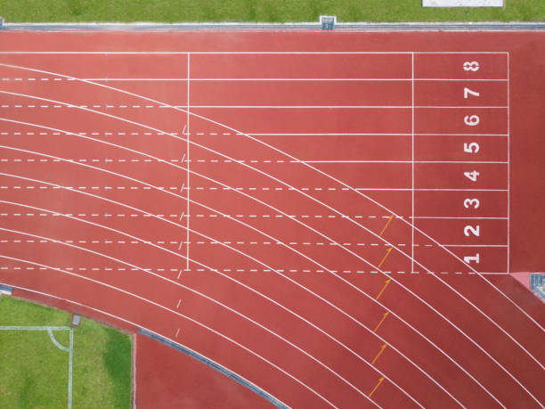 istock Starting point with running track lane numbers 825539566