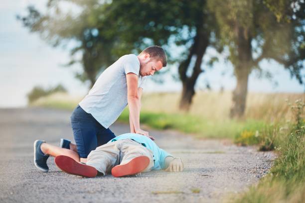istock Resuscitation on the rural road 825661882