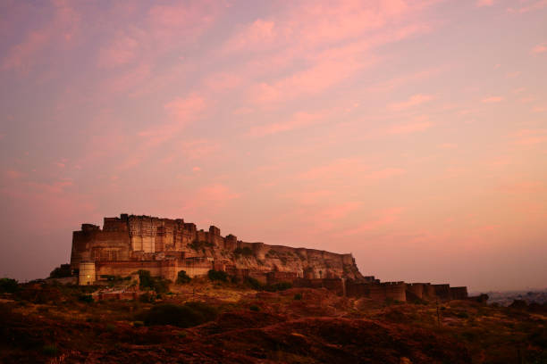 istock Scenic Jaisalmer Fort with a sunset 825759126
