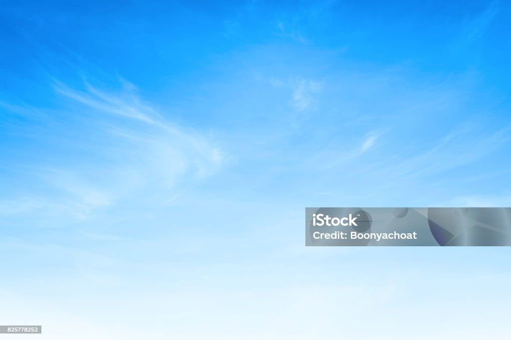 Cielo blu e sfondo nuvole bianche - Foto stock royalty-free di Cielo