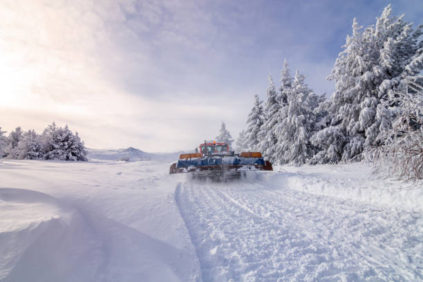 istock Ratrak, grooming machine, special snow vehicle 825809940