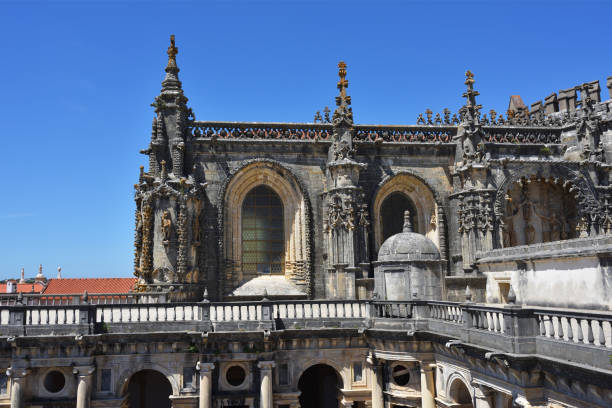 istock Convent of Christ in Tomar, Portugal 825878616