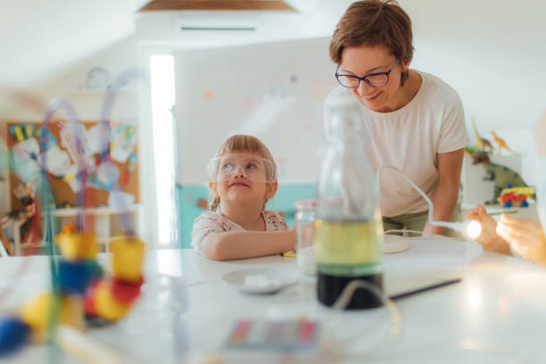 istock Chemistry experiment with my teacher 825922136