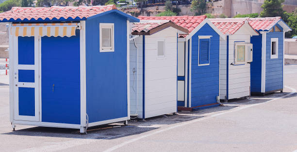 istock Little cabins to send tickets 826001888