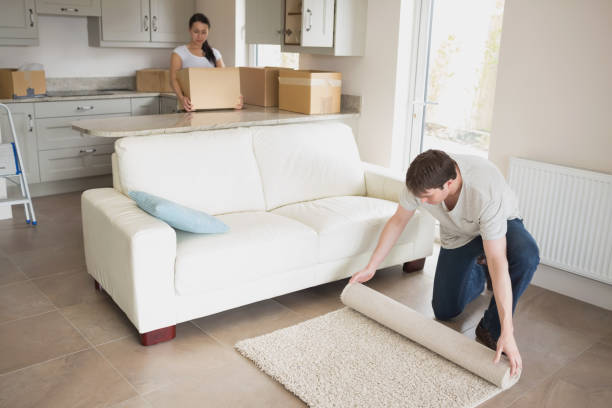 istock Young man and woman relocating 826059206