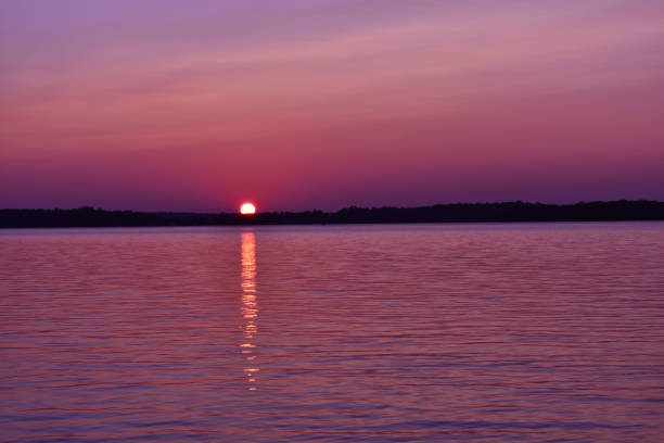 istock Pink Sky Means Sunshine Tomorrow 826105274