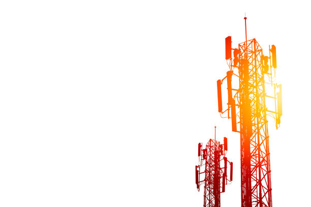 башня связи или 3g 4g сеть телефонная ячейка изолирована на белом с цветовой эффект. - tower 3g mobile phone communication стоковые фото и изображения