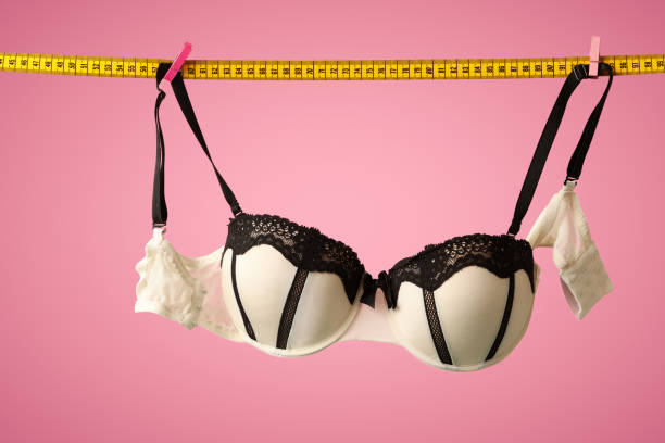 soutien-gorge - bra lingerie clothesline underwear photos et images de collection