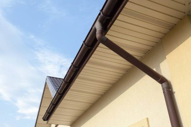istock Home Guttering, Gutters, Plastic Guttering System, Guttering & Drainage Pipe Exterior against blue sky 826285882
