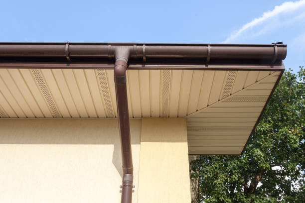 istock Home Guttering, Gutters, Plastic Guttering System, Guttering & Drainage Pipe Exterior against blue sky 826292034
