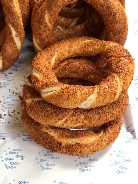 street food turco:simit - simit foto e immagini stock