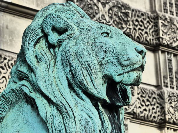 istock Statue of lion in Paris 826614344