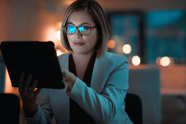 istock Online no matter the time 826690396