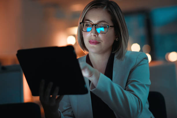 istock Making smart night time business moves 826690402