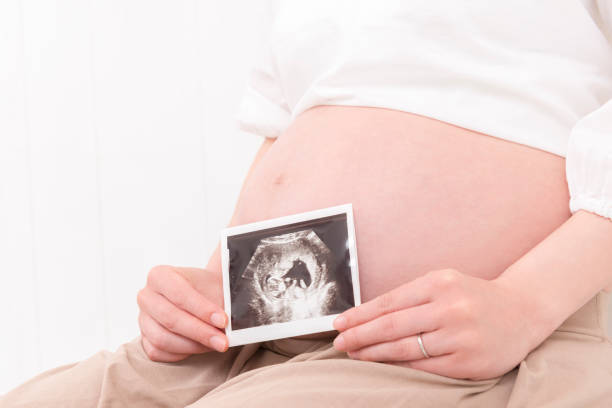 istock Pregnant woman 826763536