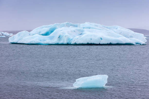 istock Icebergs floating in Jokulsarlon Lagoon 826771784