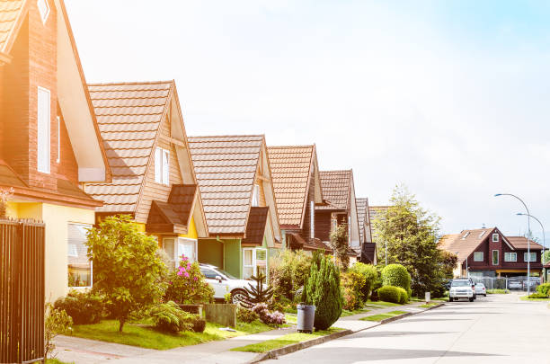 Middle class neighborhood Typical american neighborhood for middle class suburb house street residential district stock pictures, royalty-free photos & images