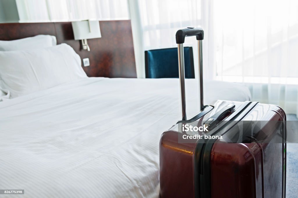 Koffer im hotel Zimmer - Lizenzfrei Koffer Stock-Foto