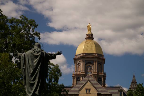Beautiful Notre Dame On the campus of the beautiful University of Notre Dame south bend stock pictures, royalty-free photos & images