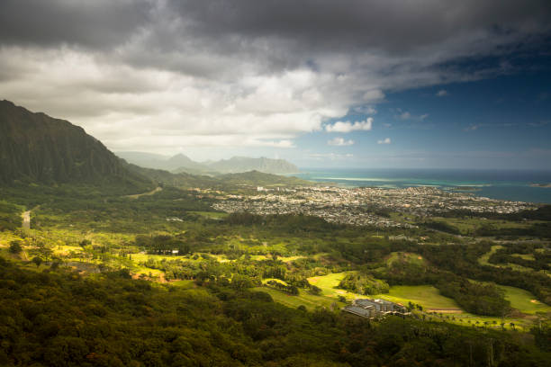 istock View from the Nuuanu Pali Lookout 826857490