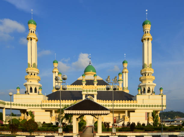 tamoi 사원, 반 다 르 세리 베가 완, 브루나이 - bandar seri begawan 뉴스 사진 이미지