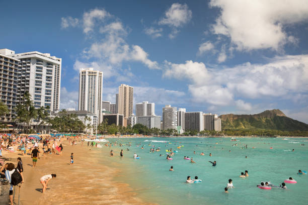 istock USA, Hawaii, Oahu, Waikiki Beach 826862532