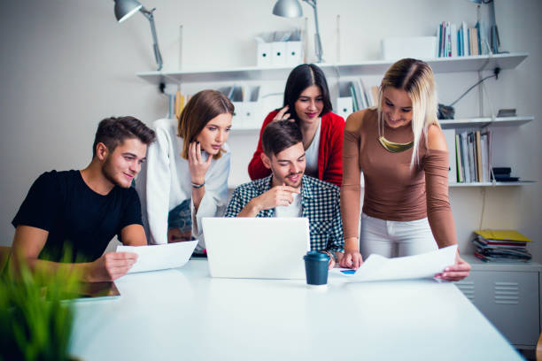 istock Business team in modern office 826870354