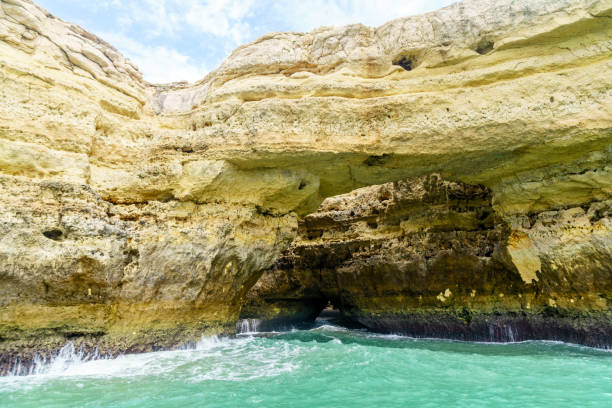 istock Empty ocean view on the Algarve coastline 826985948