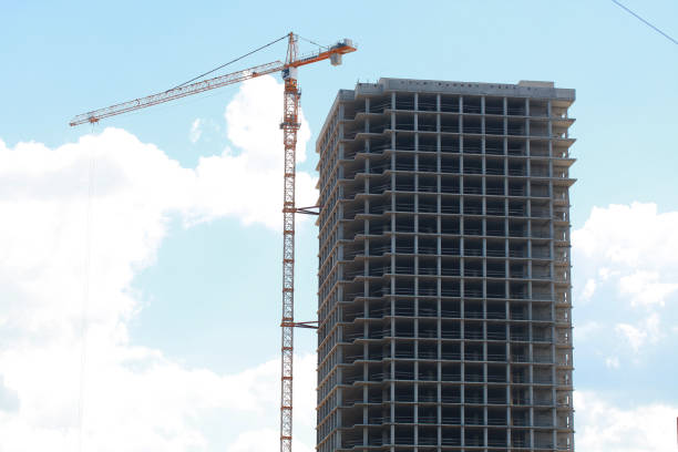 istock Construction of a high-rise concrete building 827081522