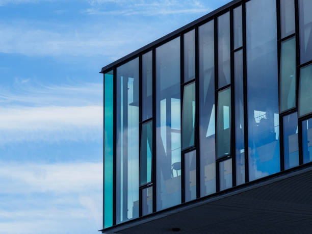 fönster och blå himmel - copenhagen business bildbanksfoton och bilder