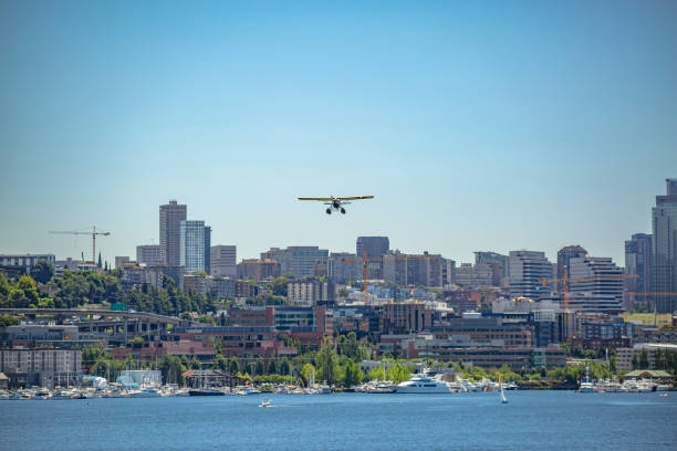 フロート飛行機離陸シアトルの t 彼湾 - fairbanks ストックフォトと画像