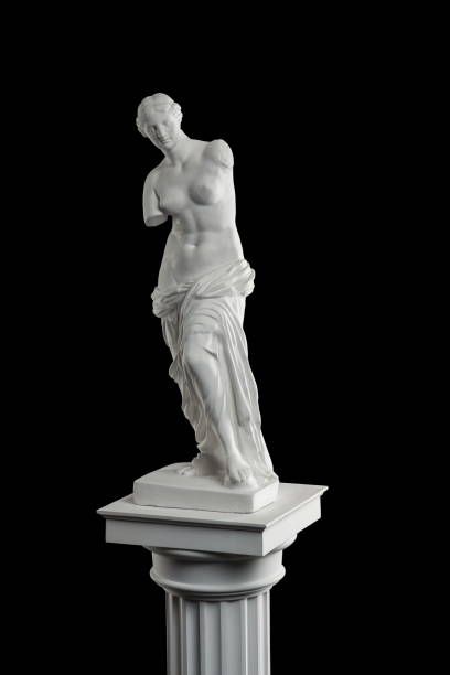 istock a statue of Venus, plaster column on a black background 827252574